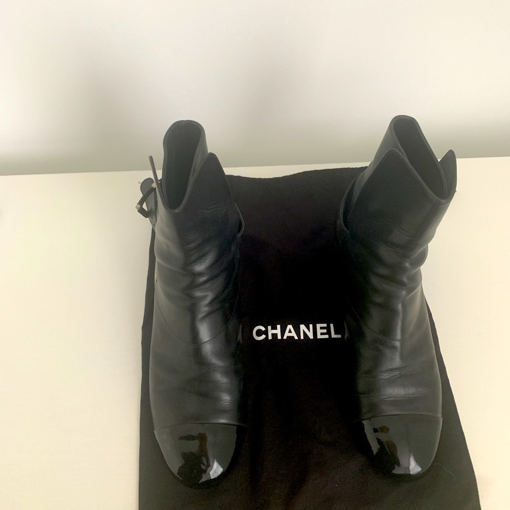 Chanel booties. 41.5. Small heel.